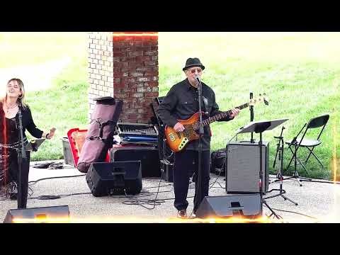 This is the Fantasy's with a great medley : THE TEMPS / FOUR TOPS MEDLEY