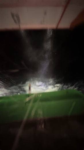 Aventuras no Mar: Reflexões e Risadas de Pescador