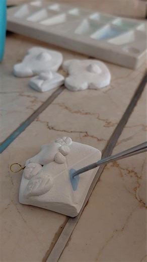 How to make Keychain with clay 🗝/ air dry clay Keychain ideas 💡 / Handmade/ step by step / easy