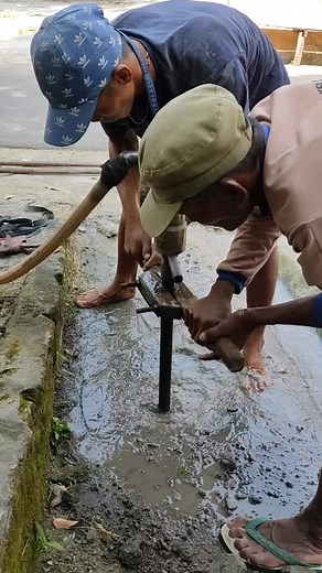 Manual Water Extraction Techniques in Outdoor Environments