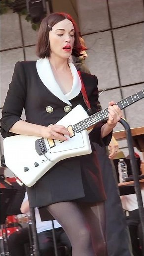 St. Vincent (live)