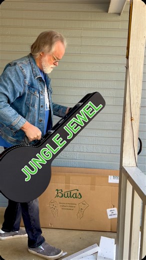 Jim Pankey on Instagram: "New Banjo Day with my new @bulas_instruments Jungle Jewel! #banjo #nbd #newbanjoday #new"
