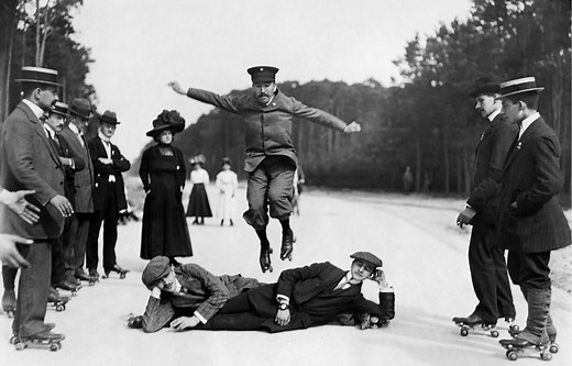 Roller Skating in the 1900s - Hilarious Photos of Humanity on Wheels | The Vintage News