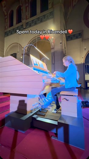 138K views · 12K reactions | Accidentally wrote another movement today ❤️ still tweaking this, but LISTEN TO THAT CELESTE 凉 #organ #organtok #lotr #howardshore #soundtrack #rivendell #lotrorgansymphony | Anna Lapwood | Facebook