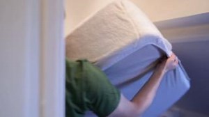 Californians recycled 10 million mattresses, cutting illegal dumping of old mattresses and creating new products like carpet padding and oil filters. Got an old mattress? Find a drop-off location at https://ow.ly/WmxG50PPyC8. Full video: https://ow.ly/65Ma50PPyC4 | CalRecycle