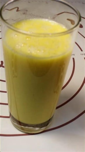 Tropical Pineapple Mango Smoothie 🍍🥭 | Healthy & Easy Recipe