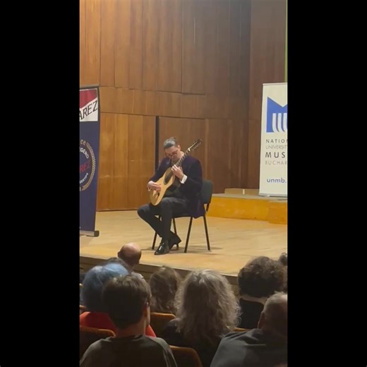 18 reactions | The closing of the 2nd recital of The Guitar Evenings International Festival in Bucharest: Dragos Ilie plays Wenceslas Matiegka Sonata nr. 5, op. 31 (Finale)... | Kitharalogos | Facebook