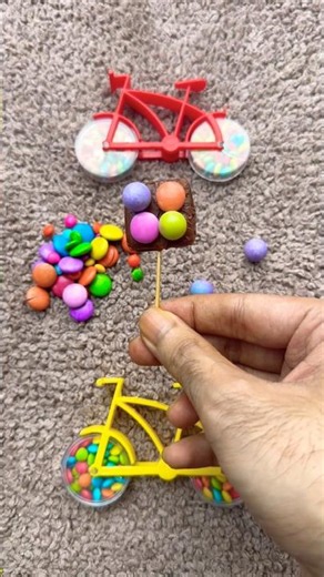 Watch Colourful Gems & Bubble Gum Meet GIANT Toffee — Cuteness Overload 😍🍭#shorts