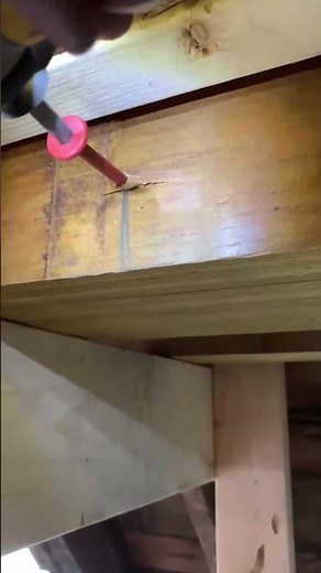 "This is how easy these FastenMaster FlatLOK Structural Screws go in."