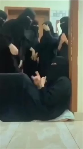 Arwa Ismail on Instagram: "✨✨✨✨✨✨✨✨✨💅"