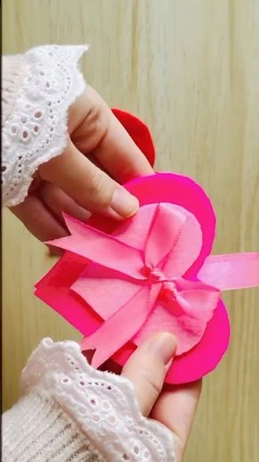 Super Easy! No-Sew DIY Felt Heart Keychains ❤️ | Quick Tutorial & Selling Tips! 💰