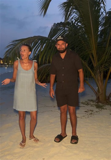 Buffet Outfit of the Night for a Maldives Holiday