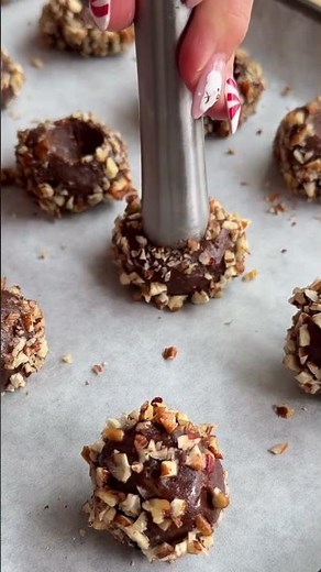 Salted Caramel Turtle Cookies ✨ These cookies are the one treat that’s totally worth the extra