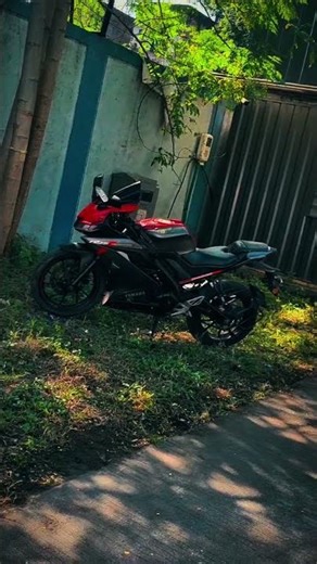 The R15 V3 Is The Perfect Bike For Someone Who Can't Ride