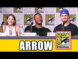 ARROW Comic Con 2016 Panel Highlights (Part 1) - Stephen Amell, Emily Bett Rickards, Season 5