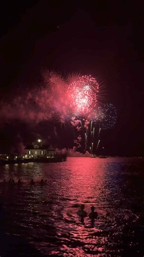7-4-2024 The grand finale fireworks over the Manteo Lighthouse, Downtown Manteo NC. Happy 4th of July! | Wes Snyder Photography