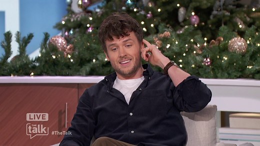 Jack Cutmore-Scott stops by to chat with us about "Frasier" and shocks the hosts with a magic trick. | The Talk