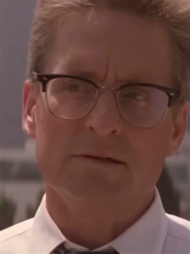 Not falling down | #fallingdownmovie #fallingdown #capcut_edit #capcut #film #cleanedit #shows #fake #bloethisup #like