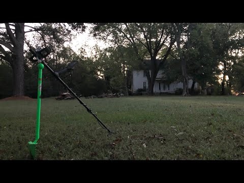 I Always Check the Flower Beds Metal Detecting Old Houses 💍