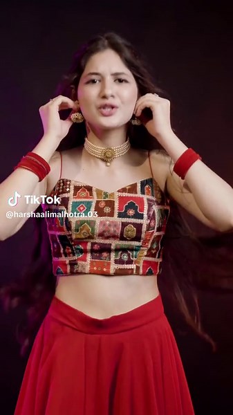 Unique Jhumka Dance Moves Explained