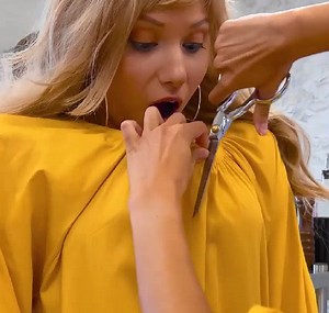 95K views · 53 reactions | Change the style of your clothes with one cut!: | 5-Minute Workouts | Facebook