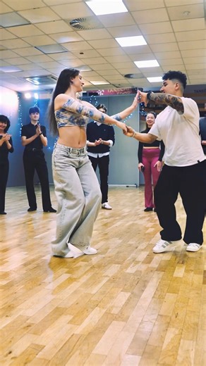 𝗣𝗼𝗹 & 𝗞𝗮𝘁𝗲𝗿𝗶𝗻𝗮 | 𝗕𝗮𝗰𝗵𝗮𝘁𝗮 𝗧𝗲𝗮𝗰𝗵𝗲𝗿𝘀 on Instagram: "This demo is a special one - it’s from the dance school where Katerina literally grew up in, dancing ballroom 🥹🥰 We’re so happy to have been invited to teach solo & partnerwork to experienced ballroom dancers looking to understand more styles in depth and with correct technique! And we can’t wait to come back in the future 🫶🏻✨ 💃🏻🕺🏽@polykaterina 🎶 Más bella @jalillopez1 📍@maestro_ts Prague 🇨🇿 #bachata #prague #
