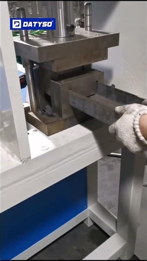 Máy đột dập thủy lực tạo khớp rãnh trục thang máy bằng thép hình chữ U góc 90 độ