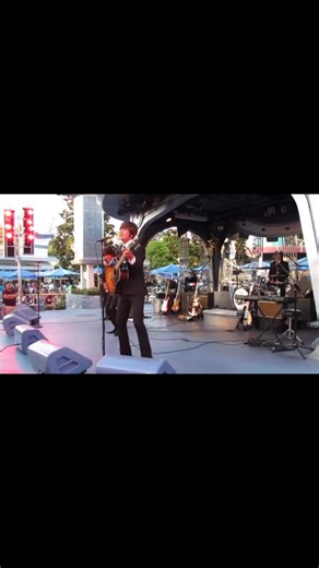 A Hard Days Night performed at Disneyland’s Tomorrowland Terrace | Hard Days Night