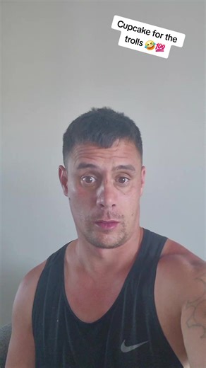 Cupcake for the trolls 🤣💯