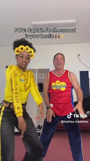 Learn The Wiggles Dance with Captain Feathersword