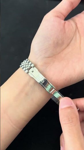 How to open the Rolex Lady Datejust Rolex Crown Clasp #rolex #rolexwatch #datejust #howto #shorts