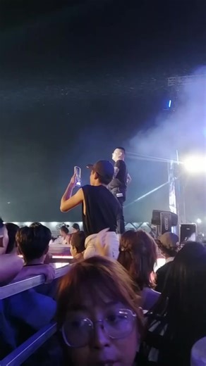 #ပြည်သူ့ရင်ပြင်