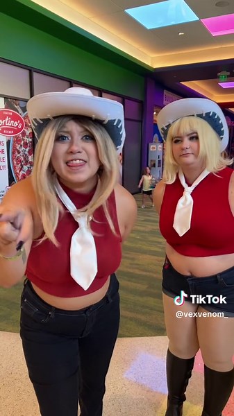 ColossalCon Cosplay: Best Weapon and Meister Trio!