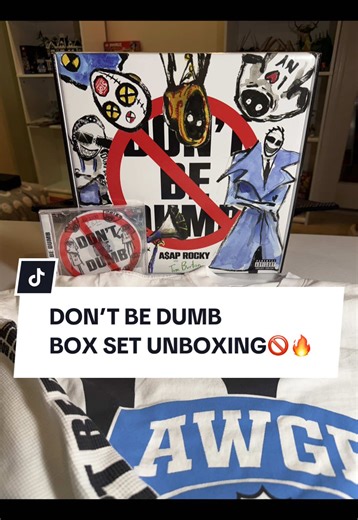 Unboxing the Don't Be Dumb Box Set