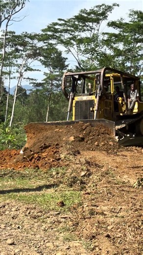 CAT D6R XL Bulldozer Leveling the Ground