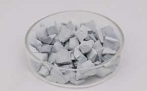 你可能没见过的材料：三氧化钼颗粒（MoO3）