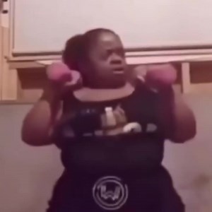 Yo haciendo mis rutinas de ejercicio en casa: 🤓 #gym #casa #ejerciciosencasa | News TV