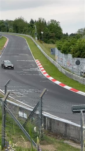 Tomasz Frysiak on Instagram: "S54B32 Pure sound with Carbon Airbox ! 🎼🎵 No music added 😜✌️ @mischle__ Thank You for cool clip #s54b32#bmwm3e36#nordschleife#nurburgringnow#timeattack"
