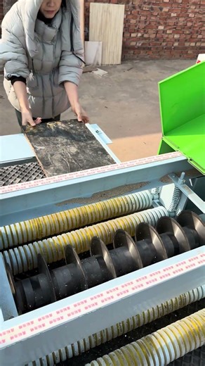 Multi-blade saw for scrap templates