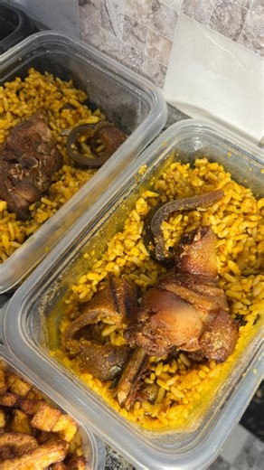 Oluwapelumi on Instagram: "I’m batch cooking for my clients family and lemme tell you, I LOVED IT ‼️: This is a LONG VLOG, I’ll drop the voiceover version soon but I loved this ASMR one a little too much 😩 #mealprep #batchcooking #mealprepcubes #familycooking #lunchprep . . . Family weekly meal prep Batch cooking meal prep Meal prep cubes"