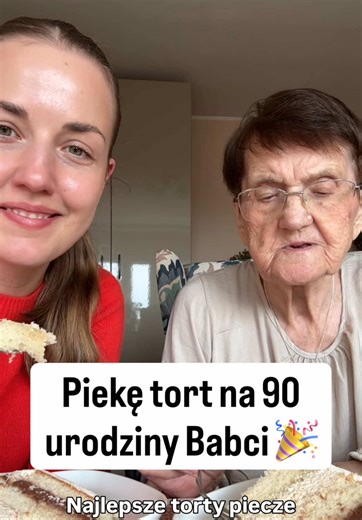 Składamy tort numer 2 na urodzinową imprezkę z instagramową rodzinką 🎂🎉😍! Obiecuję, że nagram dokładny przepis na biszkopt i kilka kremów do tortu. Ten filmik powstał trochę na szybko 🫣, bo chciałam jak najwięcej czasu spędzić z Babcią 💕! Jeszcze raz bardzo Wam dziękuję za wszystkie kartki (które cały czas do nas przychodzą 😭💌) i za wszystkie urodzinowe życzenia! Ściskamy Was mocno! 💕 #babcia #tort #urodziny #pieczemy #babciaiwnuczka