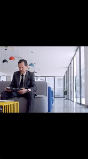 Pagó la boda de su hijastra y no lo invitaron