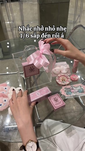 Gợi ý món quà khiến em bé siu lòng #quoctethieunhi #boxquamakeup #yesbaby #quatainhnhat #quatangbangai