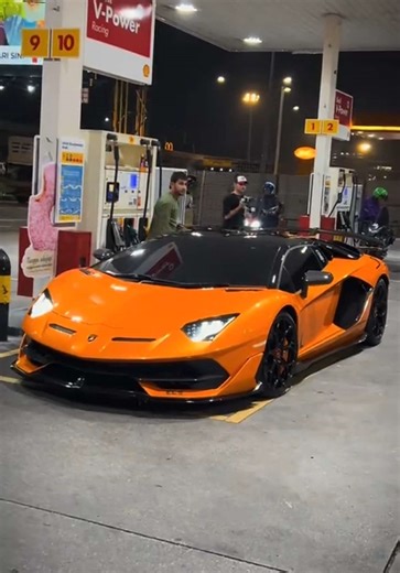 El Azman's Stunning Lamborghini Aventador SVJ Tour