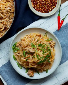 31K views · 504 reactions | What’s more comforting than a bowl of noodles with spicy and savory ground pork? With fragrant, flavorful sesame oil, scallions, and chile-garlic paste, this dish is a treat for all of the senses. | Tasty | Facebook