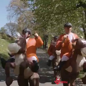 Unsere brillianten neuen aufblasbaren Kostüme machen dich zum King of Fasching. Einhörner, Aliens, Faultiere, Riesen-Lederhosen und fast 2.5 m hohe Dinosaurier! Schau dir hier das gesamte Sortiment an: http://bit.ly/2NgJRVc | Morphsuits Deutschland