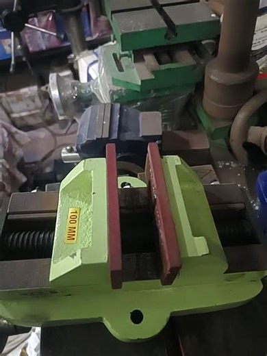 Precision Self Centering Vises | Available on IndiaMART