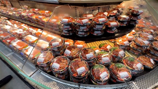 If you’re in Hawaii and looking for incredible local food without breaking the bank, look no further than Don Quijote. This legendary grocery store is more than just a place to shop — it’s a local food haven. #DonQuijoteHawaii #HawaiiFood #HawaiianEats | Strictly Dumpling