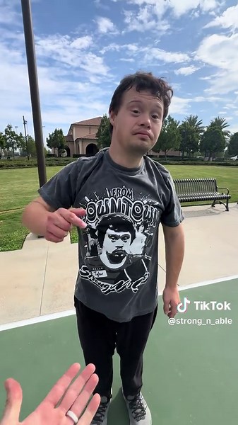 🏦 #foryoupage #basketball🏀 #neurodivergent #basketballtiktok #dontjudgeabookbyitscover