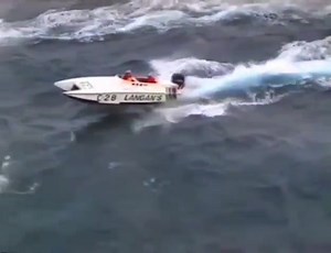 Guernsey rocks 🇬🇬 Fabulous helicopter footage of the Class 3C teams facing some challenging conditions around the bay of St Peter Port. Video with thanks to Per Simonsen @ Facebook | British Powerboat Racing Club